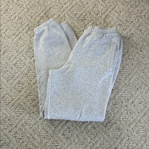 SKIMS Light Heather Gray Cotton Fleece Classic Jogger Sweatpants - Picture 8 of 14